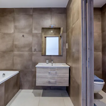Sea View Penthouse With Stunning Marina View In Apartament *