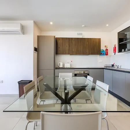 Sea View Penthouse With Stunning Marina View In *