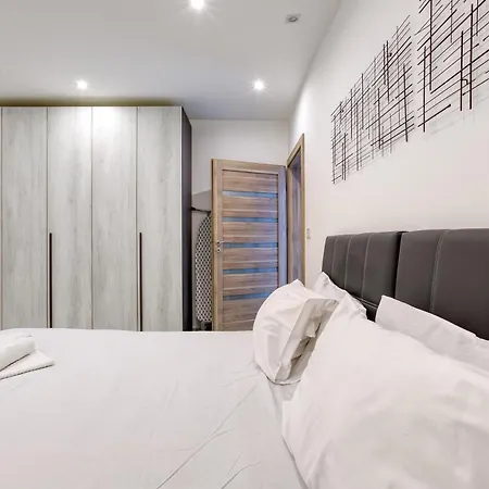 Sea View Penthouse With Stunning Marina View In * Pietà