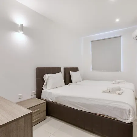 Apartament Sea View Penthouse With Stunning Marina View In *