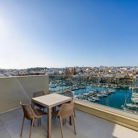 Sea View Penthouse With Stunning Marina View In Pietà