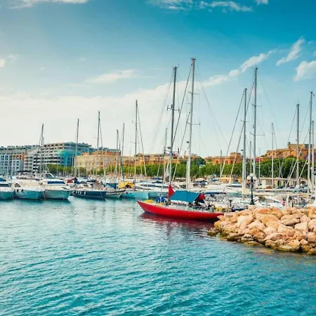 Sea View Penthouse With Stunning Marina View In Pietà
